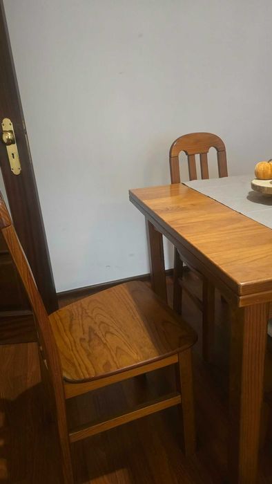 Mesa jantar extensivel+ 4 cadeiras