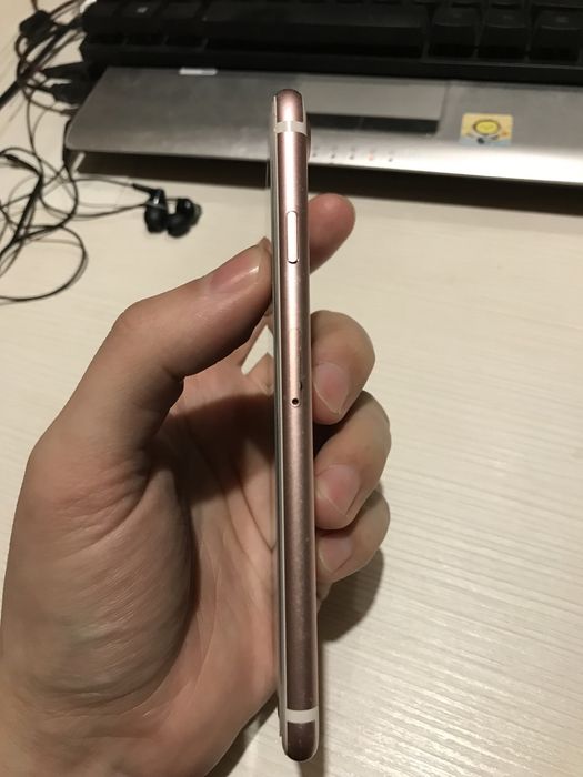 Iphone 7 продається
