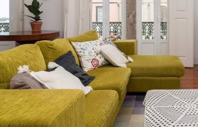 Sofá chaise longue à esquerda