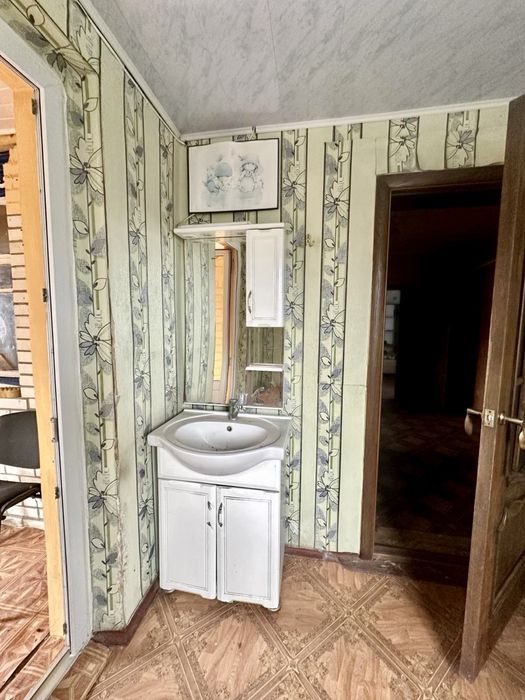 Затишний будинок у с. Шарки (Київська обл.) – 25 соток землі!