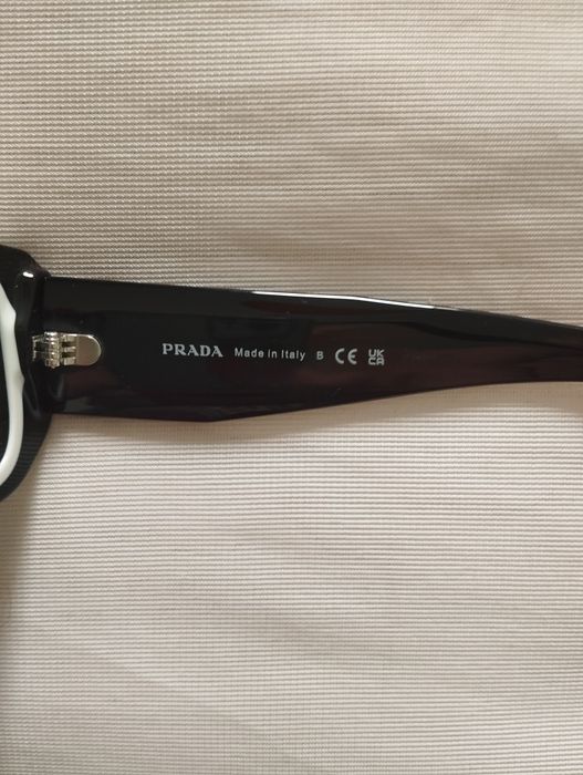 Óculos de sol Prada como novos