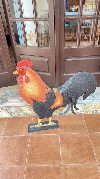 Galo decorativo em ferro