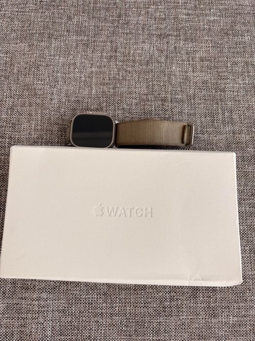 Apple Watch Ultra 49mm GPS + Cellular – Titanium