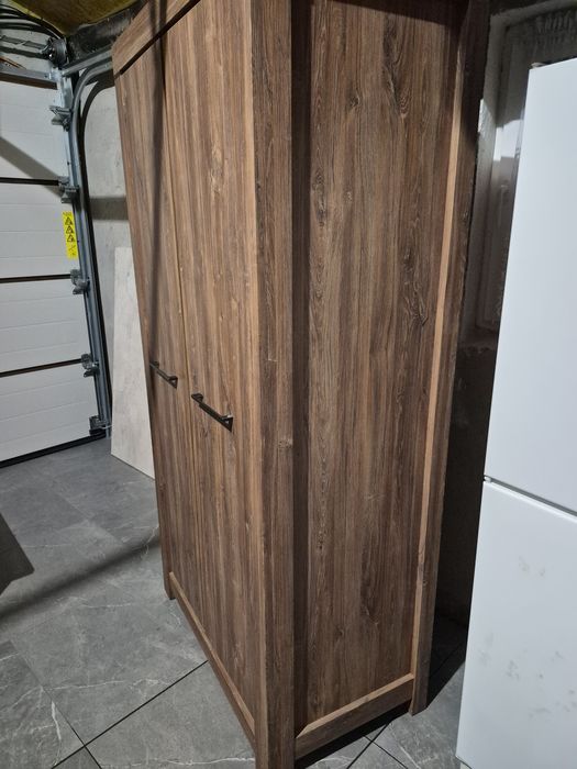 Sprzedam szafę dwudrzwiową