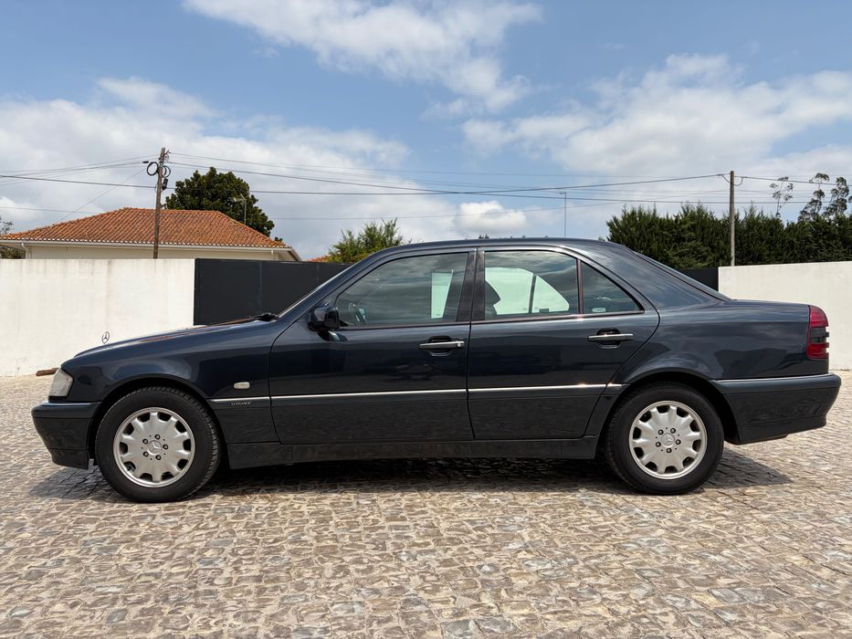 Mercedes-Benz C 250 — fotografia 8