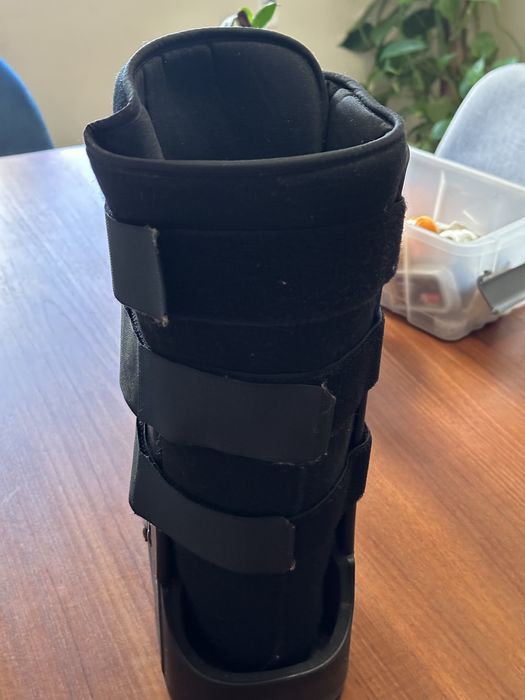 Bota rigida imobilizadira