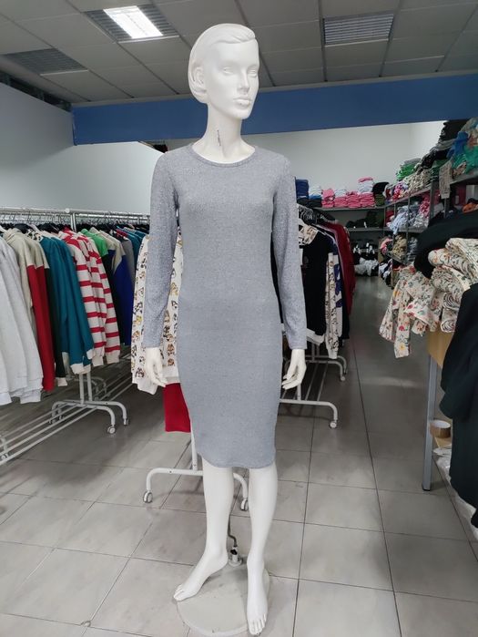 Vestido 3,50 Euros.                   Só para REVENDA