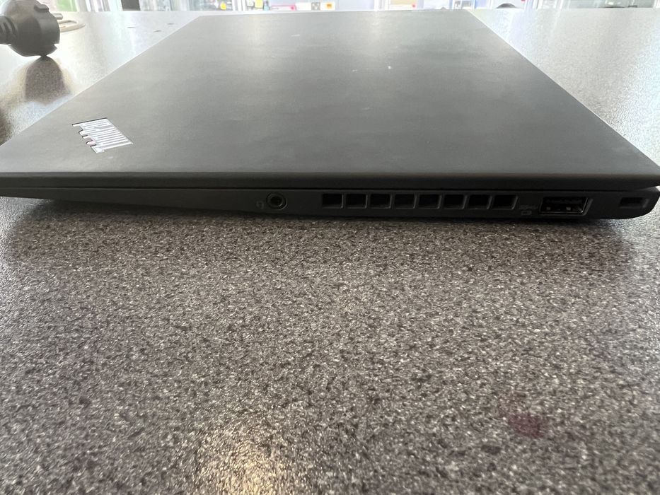 Lenovo X1 Carbon 5gen/ i5-7200U/ SSD 256gb/ DDR4 8gb/ 14”/ w2
