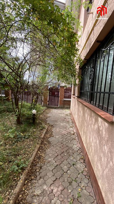 Оренда будинку 235м з приватизованою ділянкою