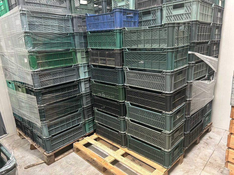 Skrzynki uniwersalne plastikowe 15 kg.