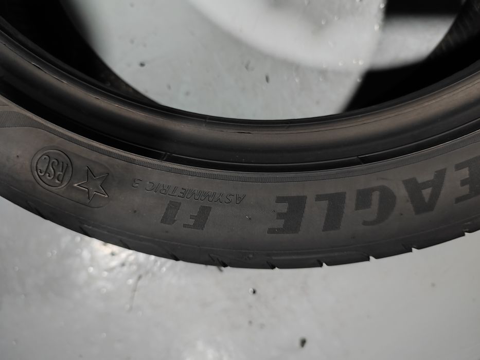 2 pneus semi novos 225-45R18 RFT Good year - Oferta dos Portes