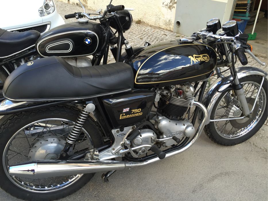 Norton Commando 750 Interstate