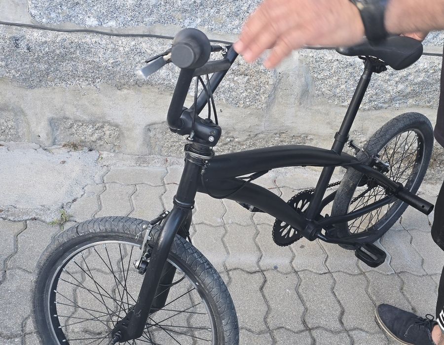 Bicicleta que o guiador gira