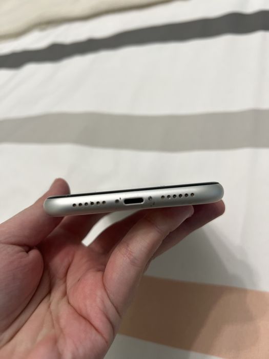 Iphone 11- 64GB- Desbloqueado