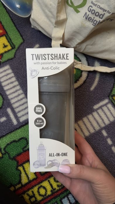 Пляшка доя годування twistshake anticolic m 2+міс