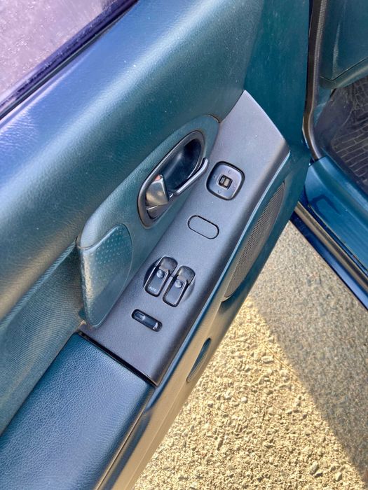 Mazda 323 1997 продаж