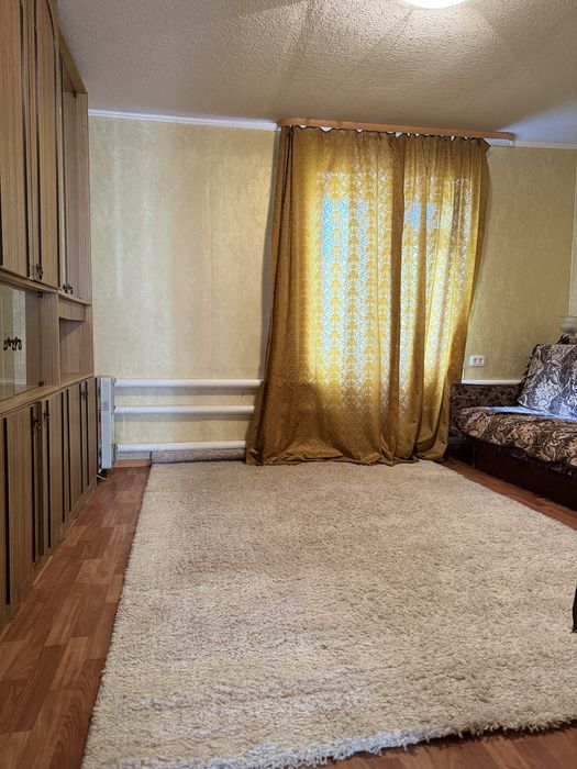 Будинок на першій лінії ставка