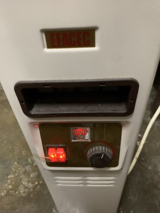Aquecedor a oleo de 12 varas . Marca Efagec