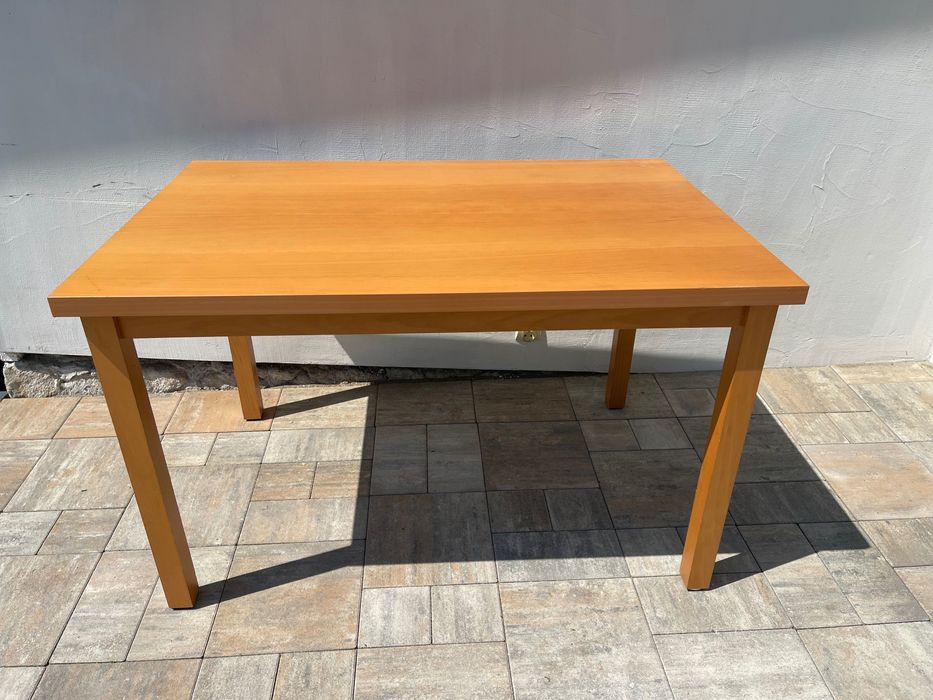 Używany stół z Ikea