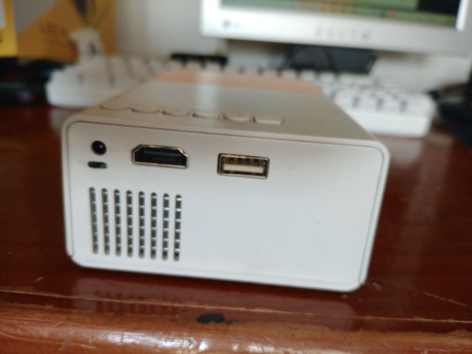 Vendo projetor led funcionar com sistema dele normal com tela