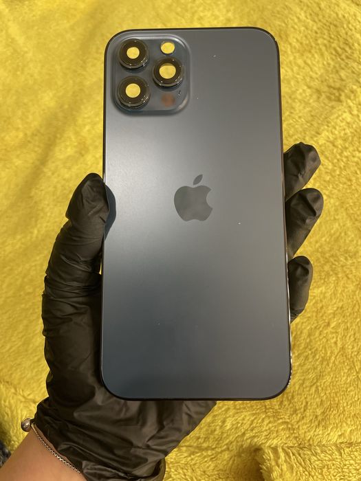 Корпус на iphone 12 pro max у кольорі pacific blue