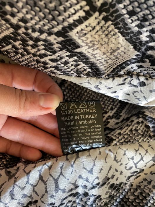 Куртка жилетка   из Чернобурки , состояние новой. Торг!