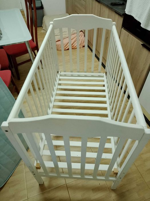 Berço com colchao e banhheira  suporte