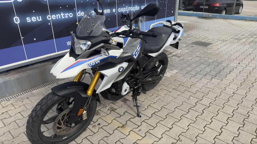 Moto BMW GS310.