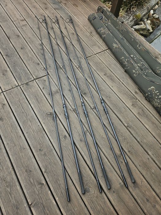 3 × wędki karpiowe Nash X-Series 13ft 3,5lbs + sztywne pokrowce Nash