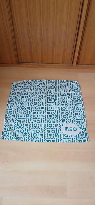 Lenço grande Meo, novo