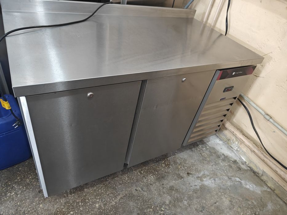 Столы холодильные морозильные на 2,3 двери бу новые