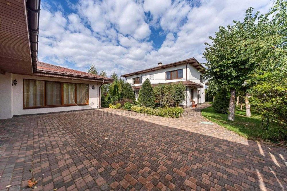Оренда / Будинок/  Автономний / 232 м2 / Польова, Березівка /КМ Berezivka Village Club / Вілидж Клаб