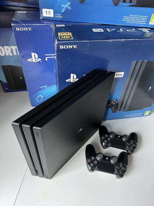 Ps4 Pro 1 tb 72 рев - 20 игр - 2 геймпада