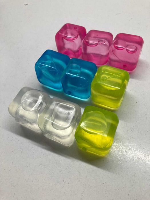 9 Reusable Ice Cubes425179226487531521