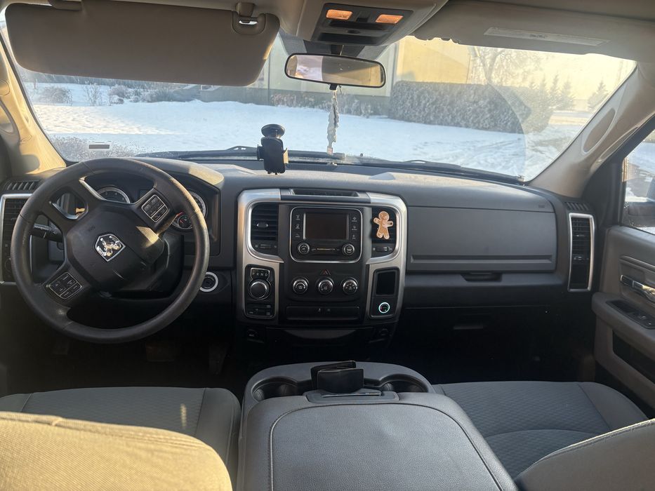 Doge Ram 1500 Czarny