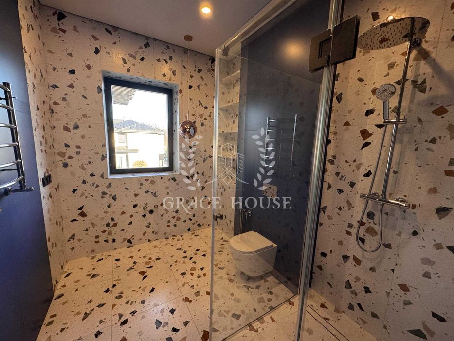 Продаж нового сучасного будинку з ремонтом 287 м², 10 сот, Ходосіївка