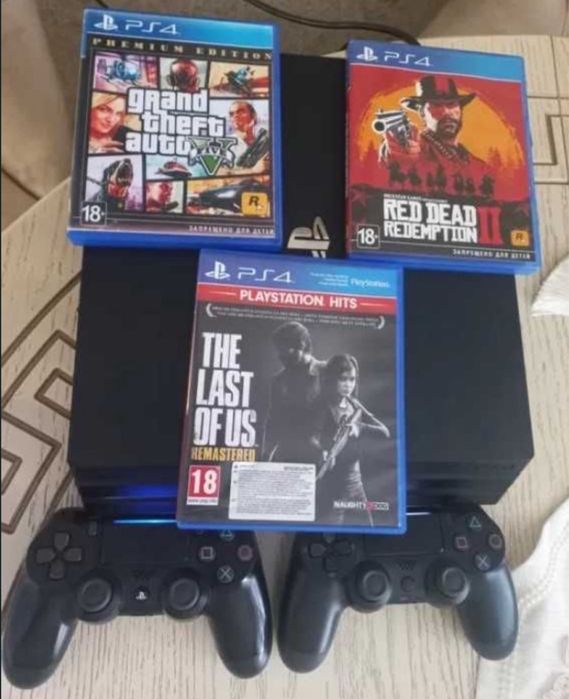 PlayStation 4 Pro 1TB + ігри