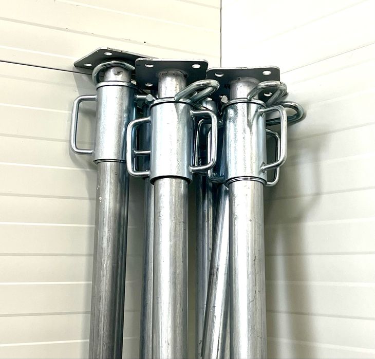 Escoras metálicas em aço galvanizado (novas)