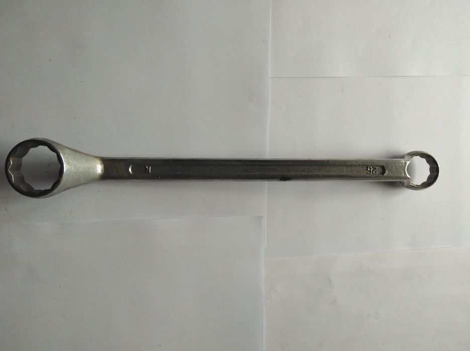 Ключи  под торцевую головку с квадратом на 1/2 и 3/8 дюйма