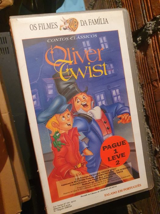 Filmes VHS Oliver Twist A ilha do tesouro
