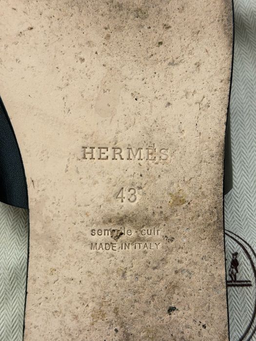 Hermès Izmir Black Leather H Sandals – Size 43