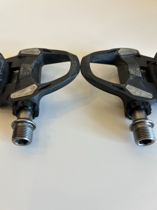 Pedais Shimano 105 R7000 SPD-SL