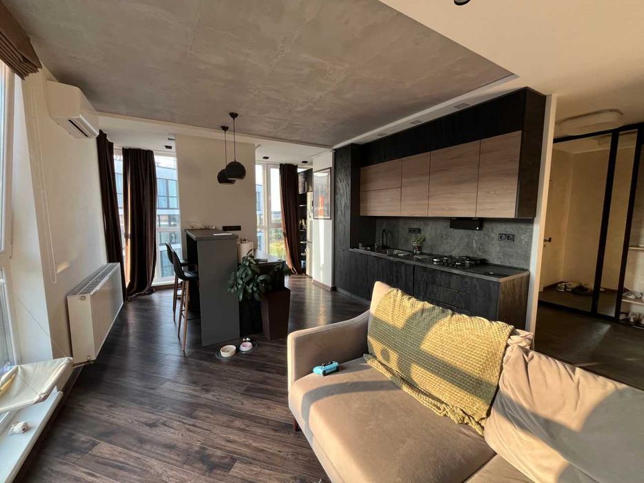 Продаж 1-кімнатної квартири з дизайнерським ремонтом у ЖК Grand Village