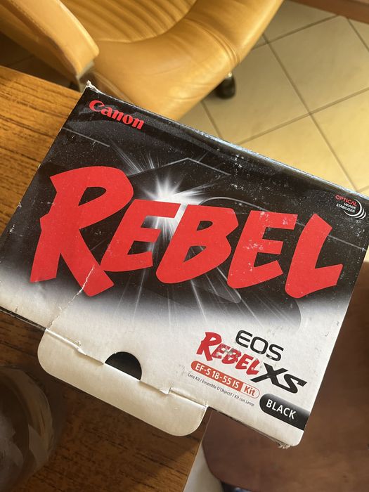 Фотоапар Canon EOS Rebel XS