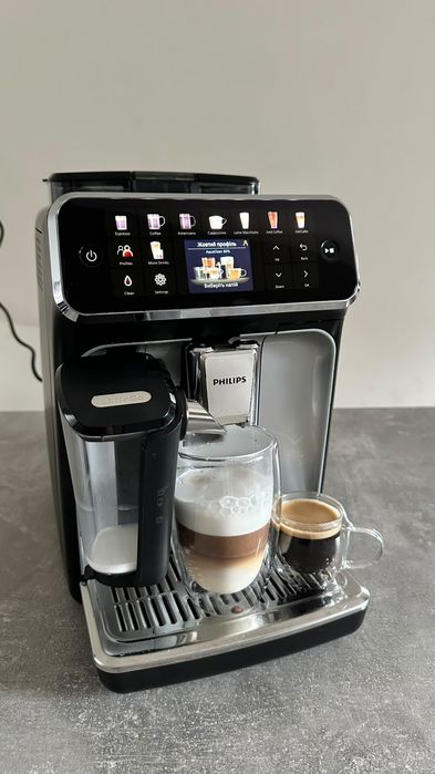 ТОП!  Кавомашина Philips 5500