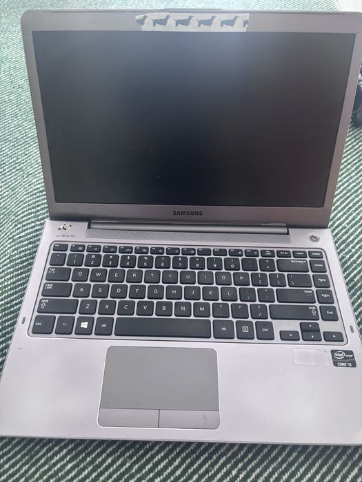 Laptop samsung na czesci / niesprawny