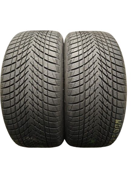 2X 235/40R19 96V XL Goodyear Ultragrip Performance 3 7,7mm 2024 Zimowe