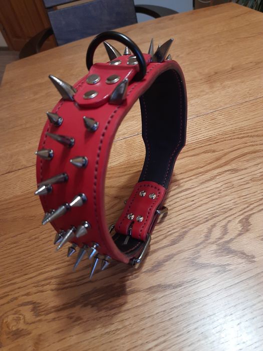 Продам ошейник красного цвета