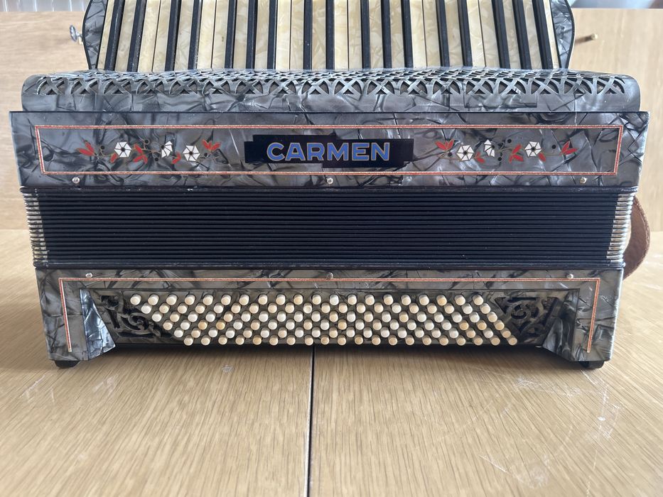 Akordeon hohner carmen 120 basów 3 chóry