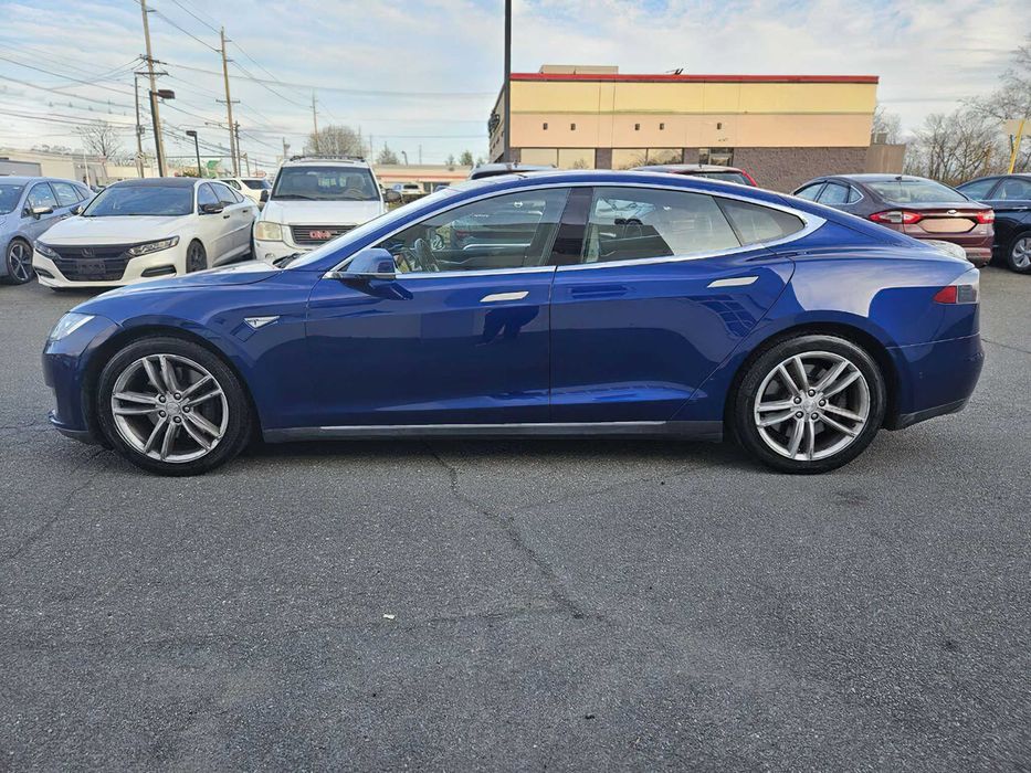 Tesla Model S 90D      2015
